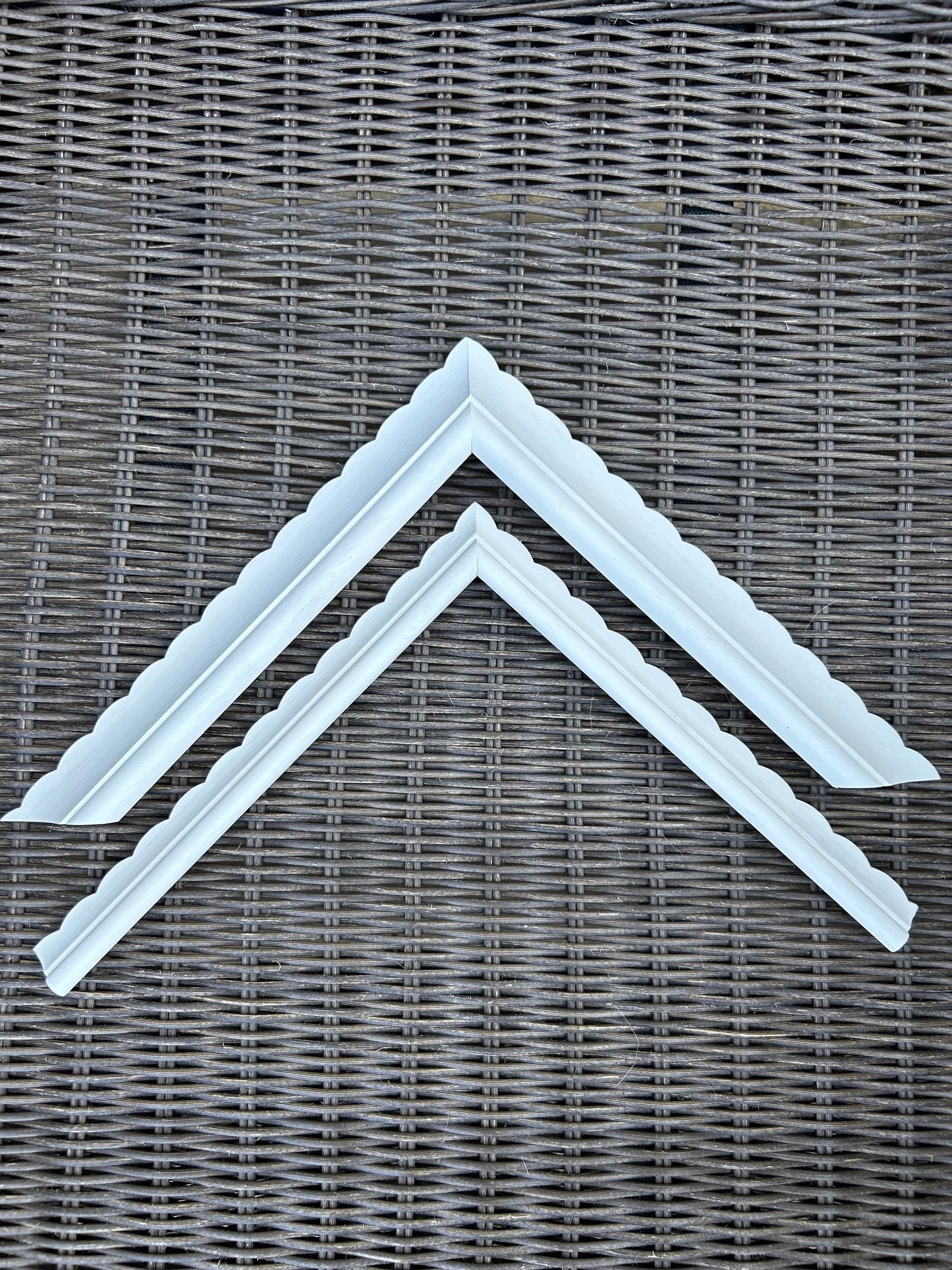 Scallop shaped hand painted wooden picture frames bespoke made to order. Any colour available, 22mm width SMALLER version